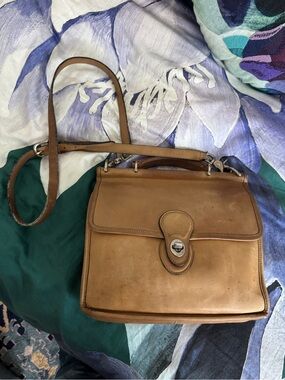 Vintage Coach Willis Bag Camel 9927 Tan Leather Crossbody Bag